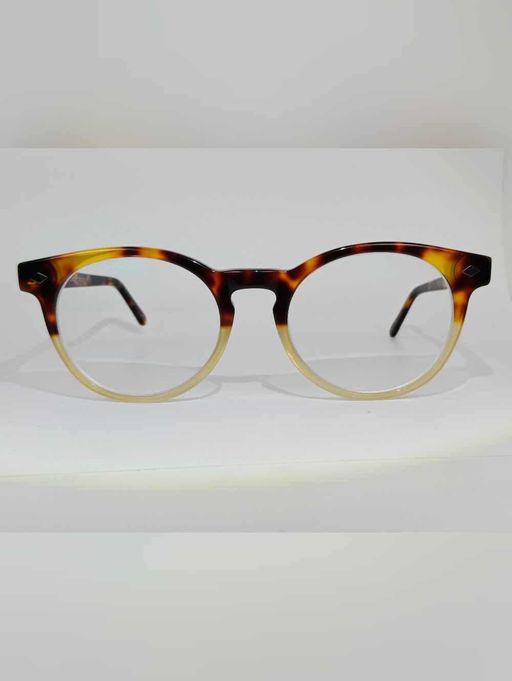 RFLKT. Concept. Round Tortoiseshell Gradient Brown/Cream.